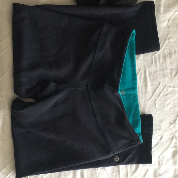 Lululemon crop bundle.. - Picture 8 of 8